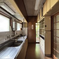 京都市左京区鹿ケ谷法然院西町66-1の売買物件/1F｜懐かしさの残る台所まわり。