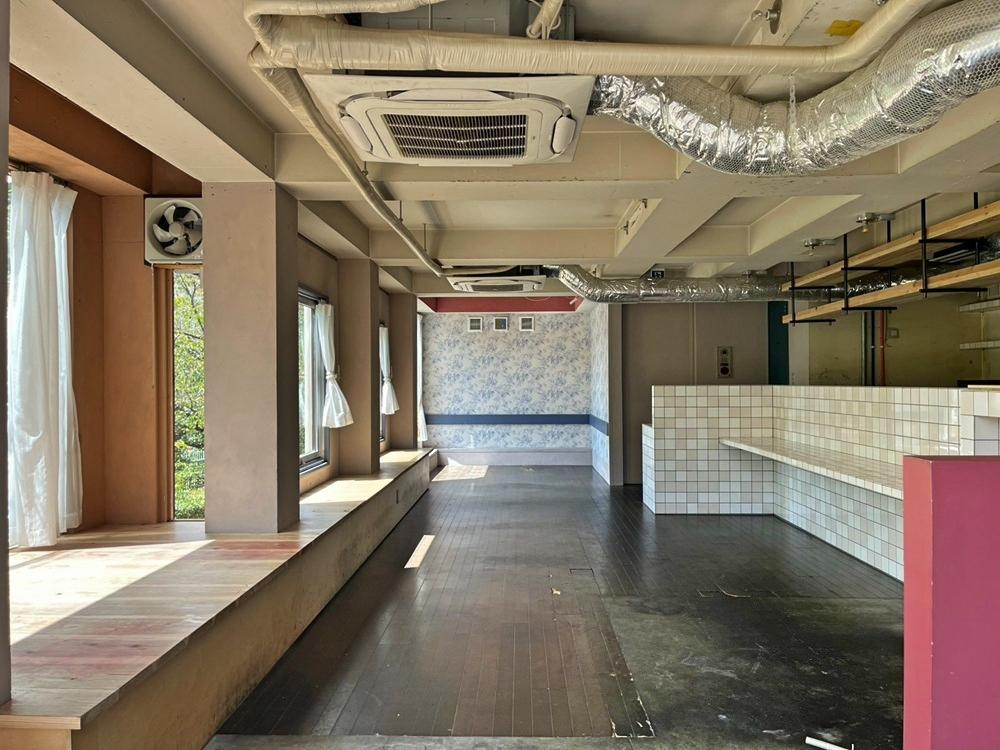 京都市左京区北白川久保田町29-9の賃貸物件/天カセエアコンが2基残されてます