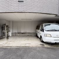 京都市南区東九条南烏丸町34-9の賃貸物件/雨の中での積み下ろしのある業種にも心強い（駐車中の車は今後も駐車されます）