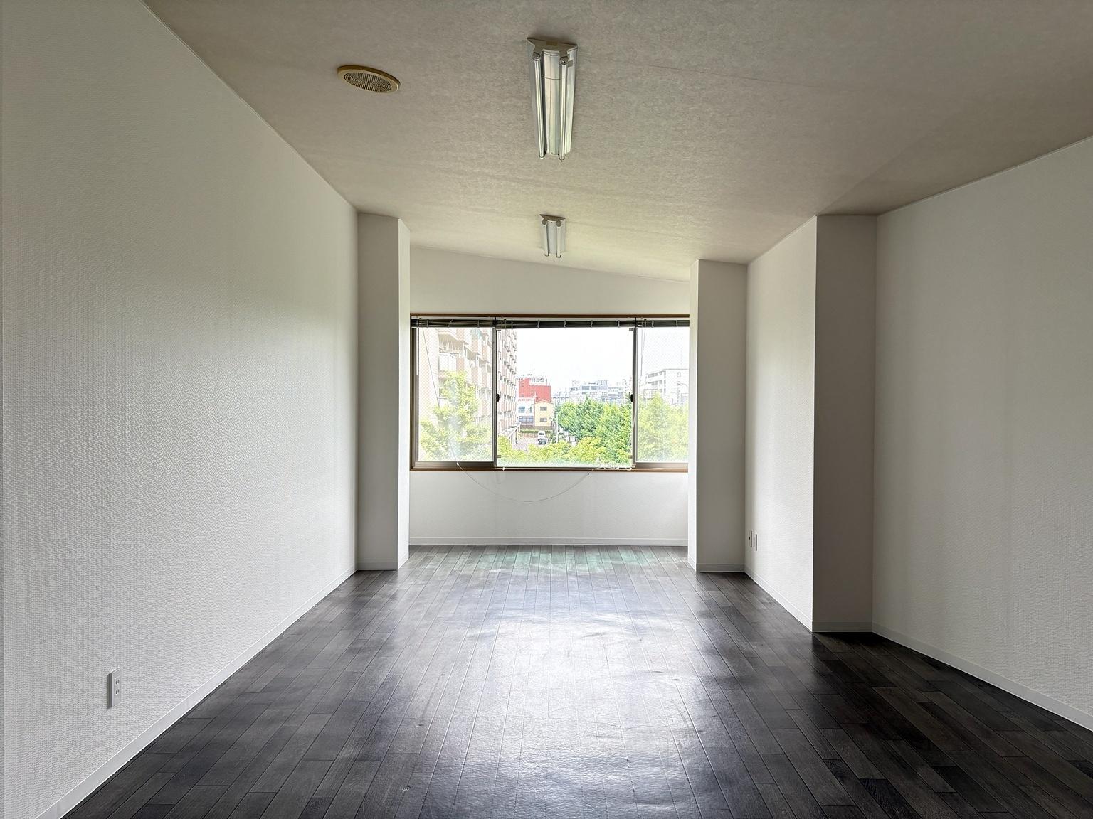 京都市南区東九条南烏丸町34-9の賃貸物件/3F｜業種を問わず合わせやすいニュートラルな内装
