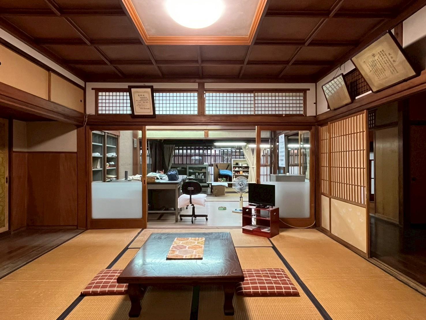 京都市上京区浄福寺通上立売上る大黒町711番地の賃貸物件/1F｜仕事場だった頃を想像させます。