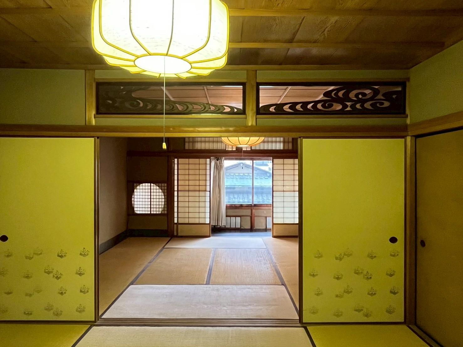 京都市上京区浄福寺通上立売上る大黒町711番地の賃貸物件/2F｜照明や欄間、襖の意匠が素晴らしい続き間。