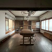 京都市上京区浄福寺通上立売上る大黒町711番地の賃貸物件/2F｜長机を置ける広い仕事場。会議や研修にも使えそうです。