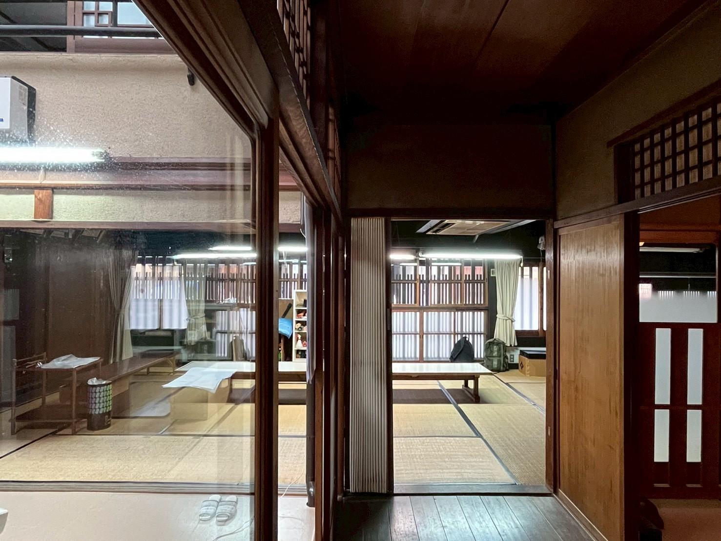 京都市上京区浄福寺通上立売上る大黒町711番地の賃貸物件/1F｜元々中庭だった部屋を挟み、部屋同士が向かい合います。