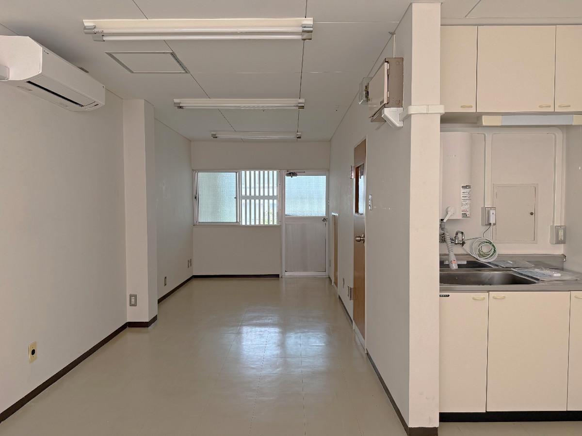 京都市中京区富小路竹屋町上る桝屋町325-2 の賃貸物件/3階部屋西を見る。こちらも2階と同じ構成