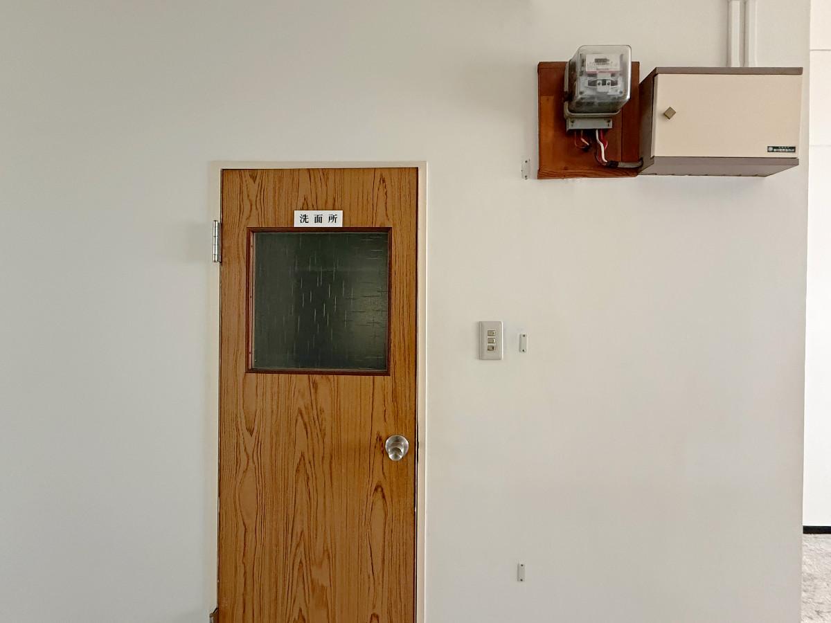 京都市中京区富小路竹屋町上る桝屋町325-2 の賃貸物件/トイレは扉からレトロ感満載