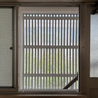 京都市中京区富小路竹屋町上る桝屋町325-2 の賃貸物件/屋内窓からも階段室越しに枝垂桜。各階個別でも賃貸可能ですが、この特殊な階段室なので断然まとめて借りをお勧めいたし〼。