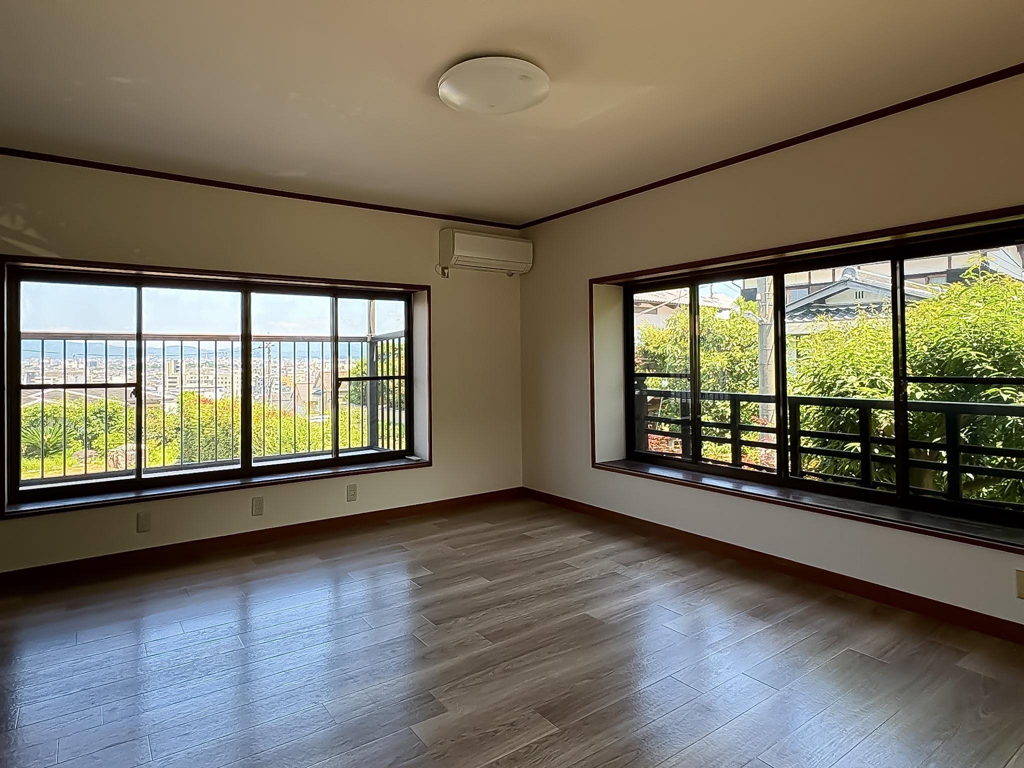 京都市西京区御陵北山町33-4の賃貸物件/景色を楽しむための部屋と言ってもいいかもしれません。