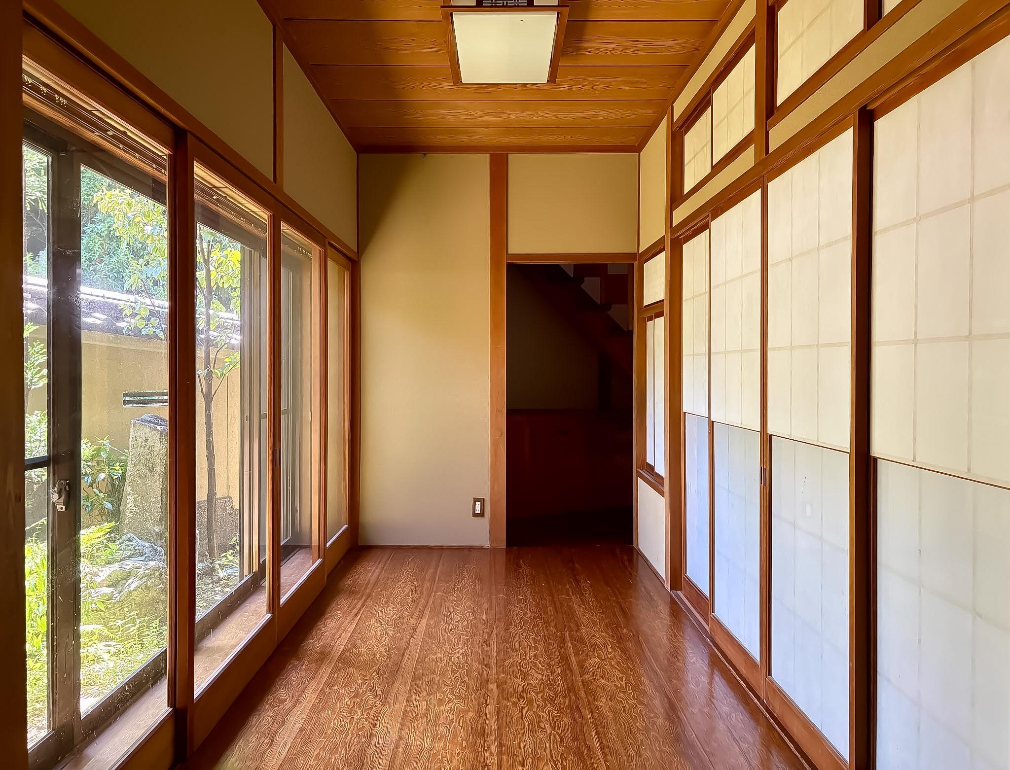 京都市西京区御陵北山町33-4の賃貸物件/暖かい時期には縁側に腰かけて一杯なんていかがでしょう