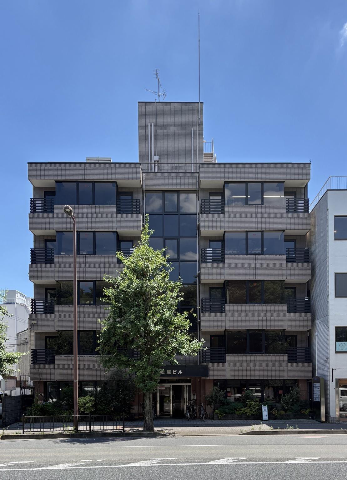 京都市中京区御幸町通竹屋町上ル毘沙門町533の賃貸物件/御所の緑を望む丸太町通沿いの本物件