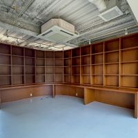 京都市中京区御幸町通竹屋町上ル毘沙門町533の賃貸物件/デスクと本棚を兼ねたこの空間の主役