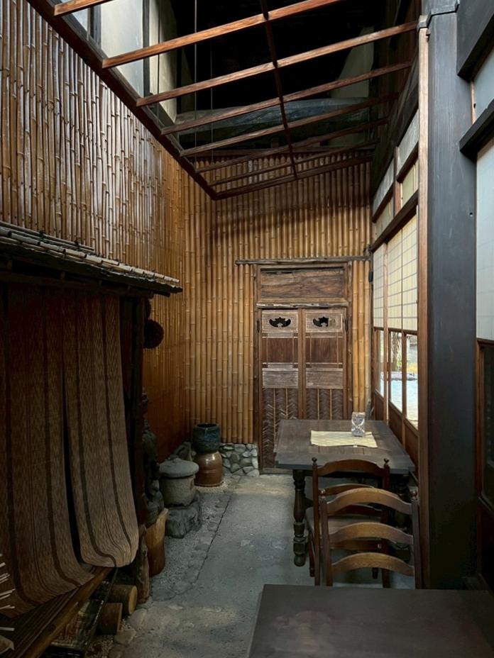 京都市上京区元誓願寺通六軒町西入大文字町265-2の賃貸物件/ここが半外の土間空間