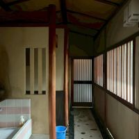 京都市上京区元誓願寺通六軒町西入大文字町265-2の賃貸物件/奥のトイレと手洗い