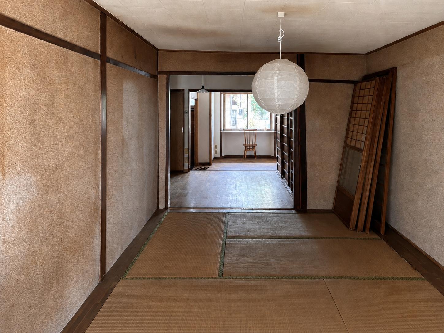 京都市左京区鹿ケ谷西寺ノ前町14の売買物件/1F｜和室。建具を開ければ、隣の部屋とひと続きに使えます。