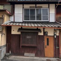京都市左京区鹿ケ谷西寺ノ前町14番の売買物件/四連棟のうち、東側に位置するD号地の外観です。