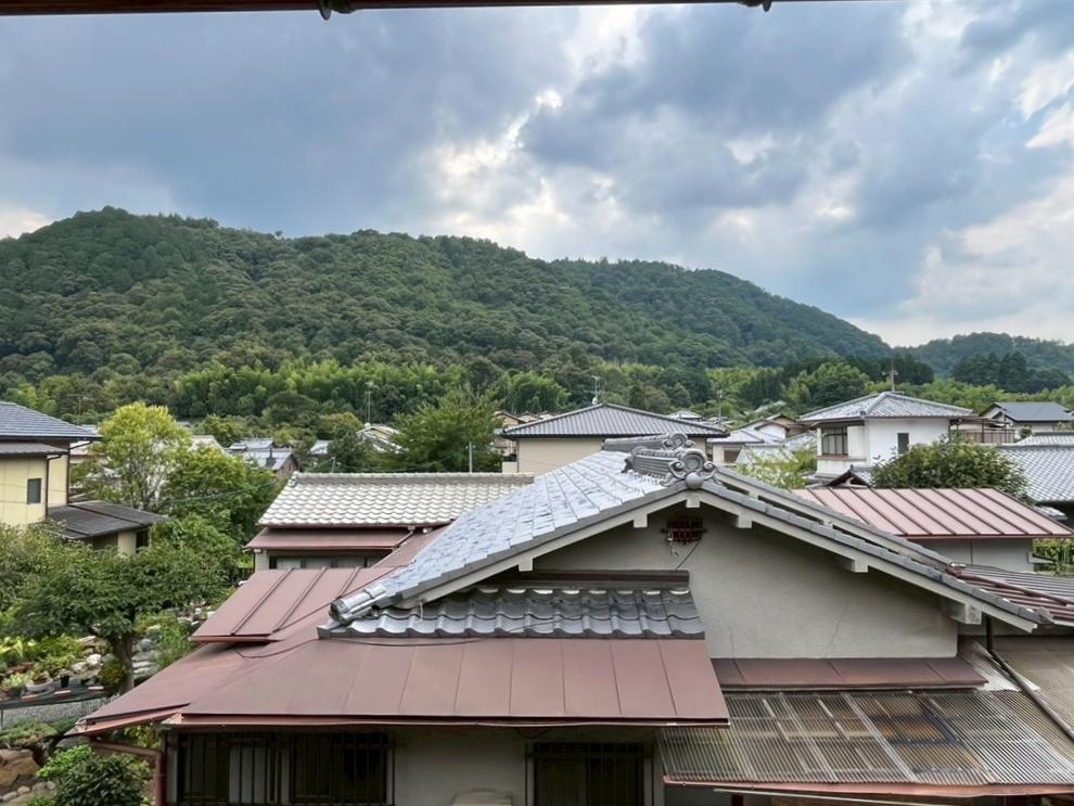 京都市右京区嵯峨二尊院門前善光寺山町7-23の売買物件/西方面。西側隣地は居宅。