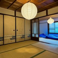 京都市東山区瓦役町514-1の賃貸物件/2階は全室和室で落ち着く空間。休みの日には窓際で畳に寝転んでそのまま昼寝でも