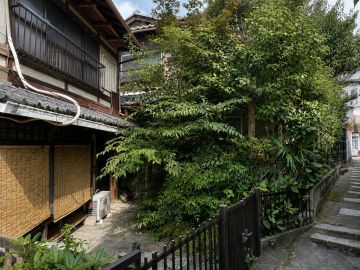 京都市東山区瓦役町514-1の賃貸物件/細道を抜けまして