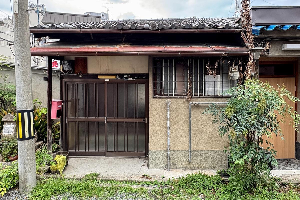 京都市左京区田中門前町18の賃貸物件/昔ながらの連棟の一角、昔ながらの面影をそのまま残した外観です