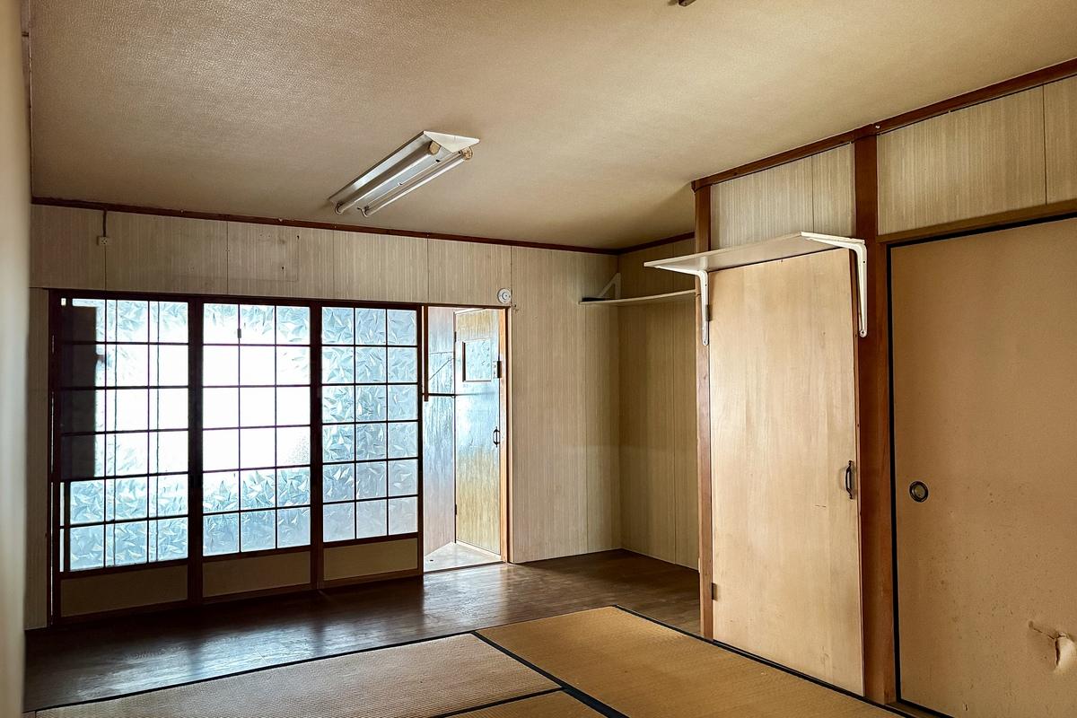 京都市左京区田中門前町18の賃貸物件/建具や板張りの壁など、昔ながらの素朴な内装が残っています