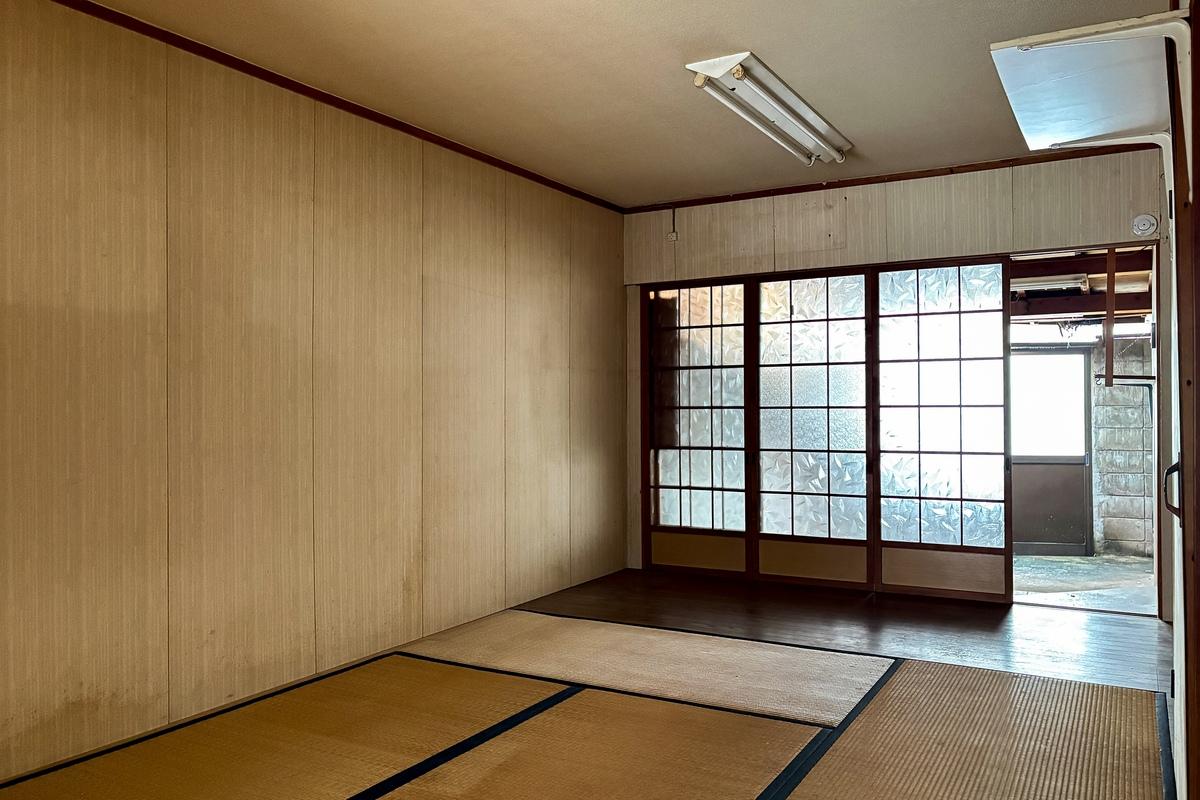京都市左京区田中門前町18の賃貸物件/余計な造作のないシンプルな和室。ここからどう仕立てるかは自分次第です。