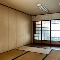 京都市左京区田中門前町18の賃貸物件/余計な造作のないシンプルな和室。ここからどう仕立てるかは自分次第です。