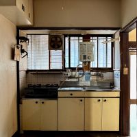 京都市左京区田中門前町18の賃貸物件/キッチンもなかなか年季が入っています。この渋さ、あえて残すのもありかも