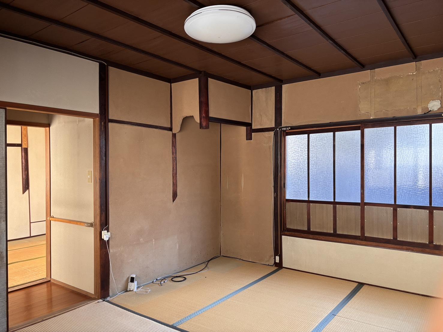 京都市左京区北白川久保田町60の賃貸物件/以前は床の間だったのでしょうか。落とし掛けが残っています。