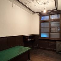 京都市中京区麩屋町通六角下る坂井町470の賃貸物件/6号室｜南側の部屋は隣がマンションなので少し暗め