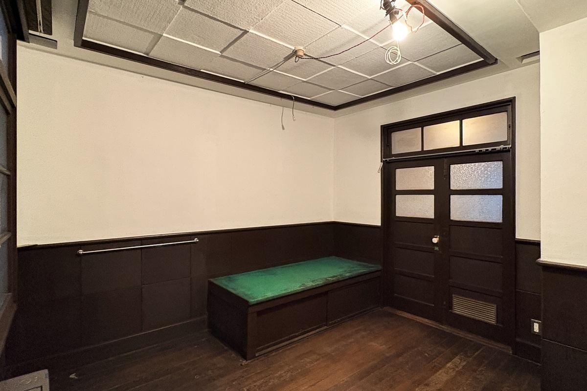 京都市中京区麩屋町通六角下る坂井町470の賃貸物件/7号室｜天井のデザインまでもこだわり抜かれています