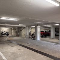 京都市左京区岡崎天王町61-1の賃貸物件/地下駐車場もゆったり。現在は満車です