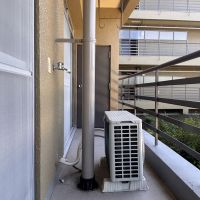 京都市左京区岡崎天王町61-1の賃貸物件/洗濯機置場はバルコニーに。屋根があるのは助かります
