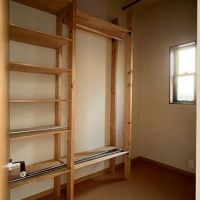 京都市上京区御前通仁和寺街道下る三筋目東入る西上之町278-5の賃貸物件/階段途中にある納戸。これは有難い。