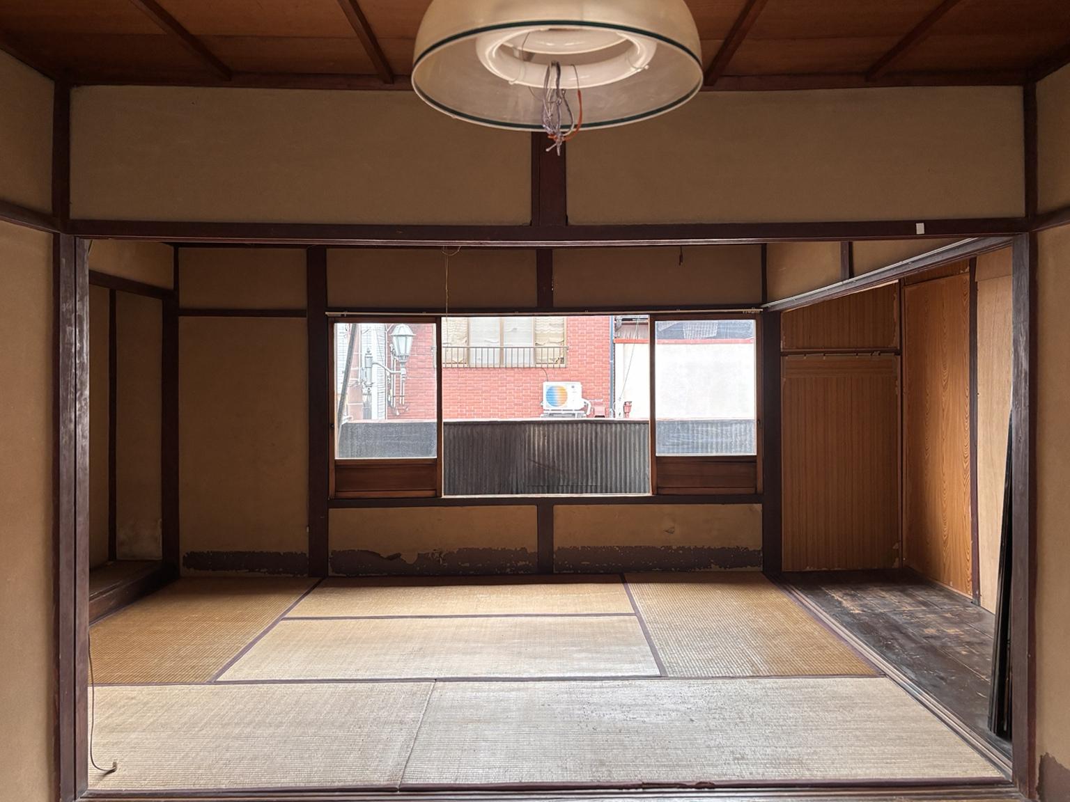 京都市北区紫野下門前町52-1の賃貸物件/2F｜窓の向こうは新大宮商店街。