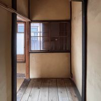 京都市北区紫野下門前町52-1の賃貸物件/2F｜台所の上のスペース、火袋の場所に床を張った空間です。