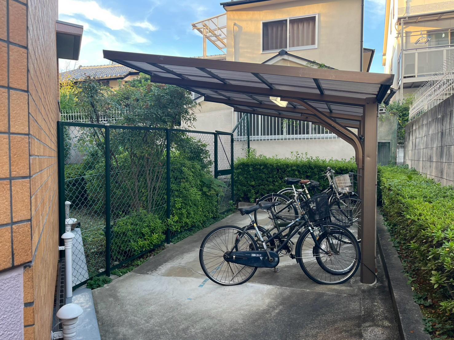 京都市左京区岡崎天王町43の賃貸物件/自転車置き場には屋根付きのスペースも（空き状況は要確認）。
