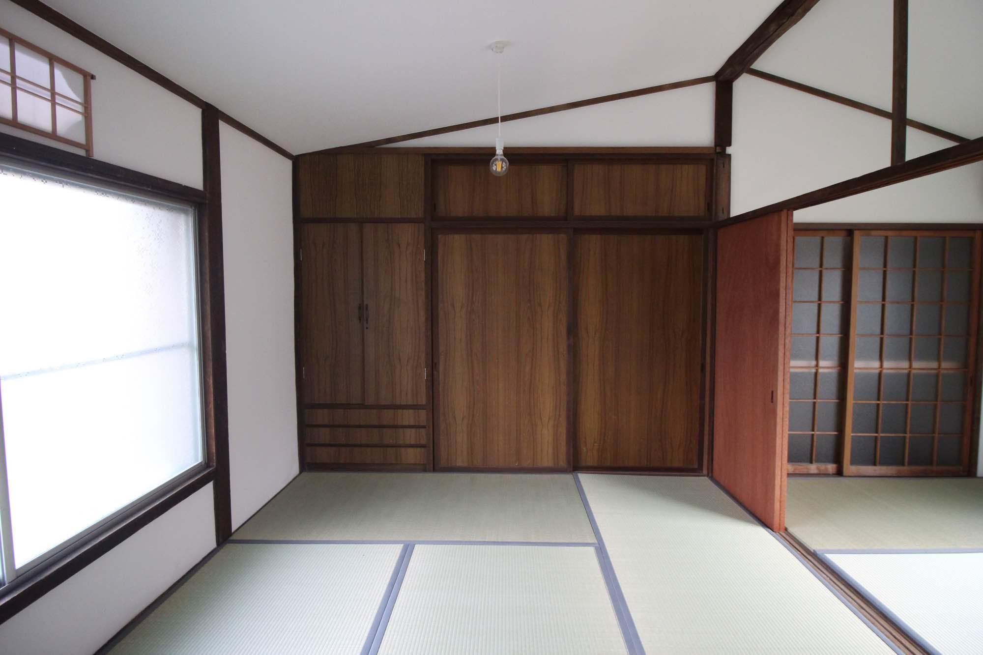 京都市東山区五条橋東の賃貸物件/この壁面がすべて収納です。