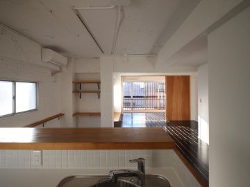 京都市中京区小川通夷川上る下丸屋町442-7の賃貸物件/差し込む光を使い分け。[ペット飼育可]