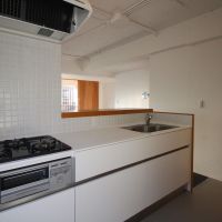 京都市中京区小川通夷川上る下丸屋町442-7の賃貸物件/3口ガスコンロ。キッチンはこの部屋が一番大きい