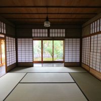 京都府京都市北区平野鳥居前町84-1の賃貸物件/室内から外を見るとこう。