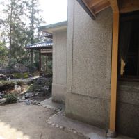 京都府京都市北区平野鳥居前町84-1の賃貸物件/外壁全てが洗い出しという凝った造りになっています。