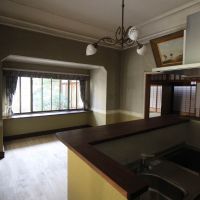 京都府京都市北区平野鳥居前町84-1の賃貸物件/キッチンから眺めると前の庭を見ることができます。