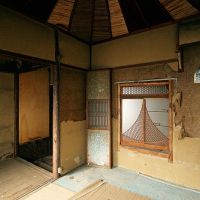 大津市長等三丁目の売買物件/室内建具の装飾もすごい