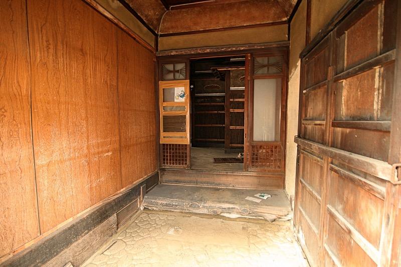 大津市長等三丁目の売買物件/こちらが玄関