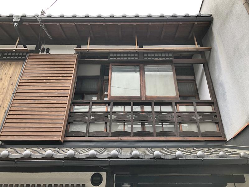 大阪市生野区生野東２丁目の賃貸物件/雨戸の内側には、繊細な技術が隠されていました
