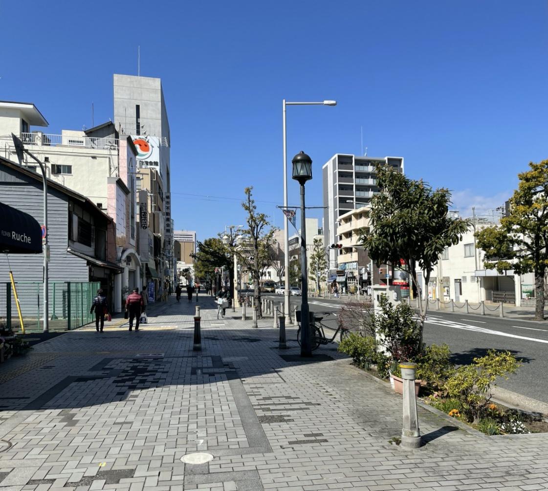 堺市堺区市之町東二丁の賃貸物件/建物前の道路幅は広いですが駐車場はありません