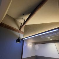 堺市堺区市之町東二丁の賃貸物件/梁は建築当時のものをそのまま残しています。