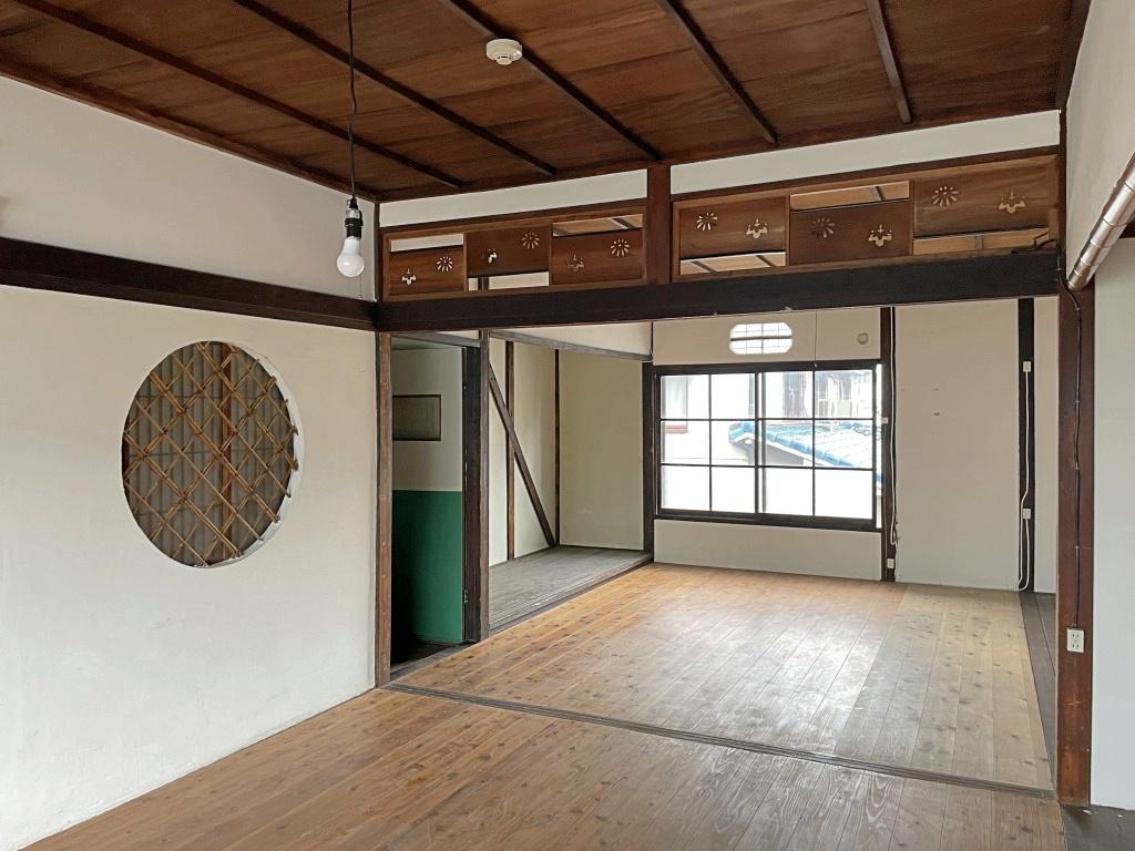 堺市堺区南島町2丁目の賃貸物件/2階は二間続きの板間です
