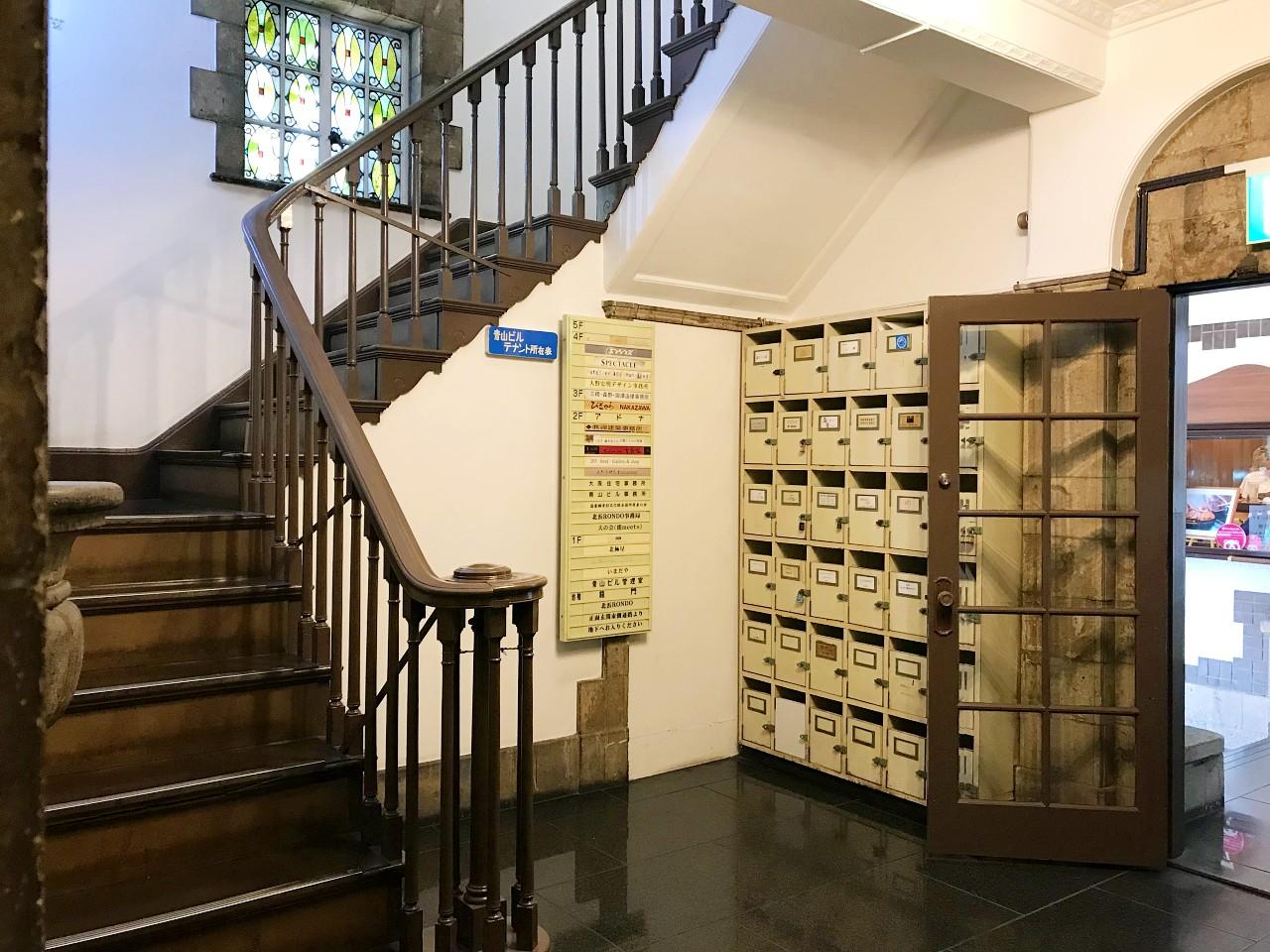 大阪市中央区伏見町２丁目の賃貸物件/2つあるうち、メインになる螺旋階段