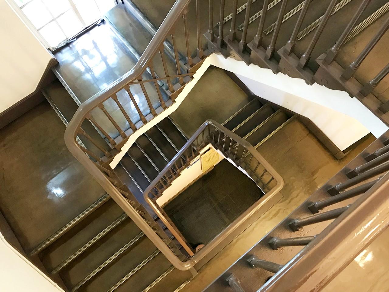 大阪市中央区伏見町２丁目の賃貸物件/このモダン建築の風景！